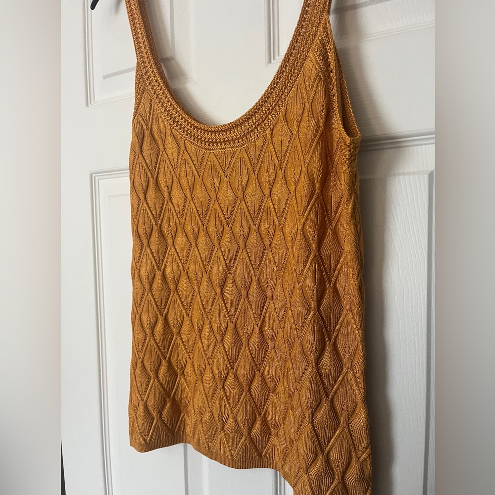 White House Black Market Mustard Textured Diamond Pattern Knit Tank Size M - Picture 3 of 11